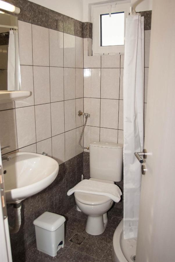 Ronzi Apartments Kamena Vourla Exterior foto