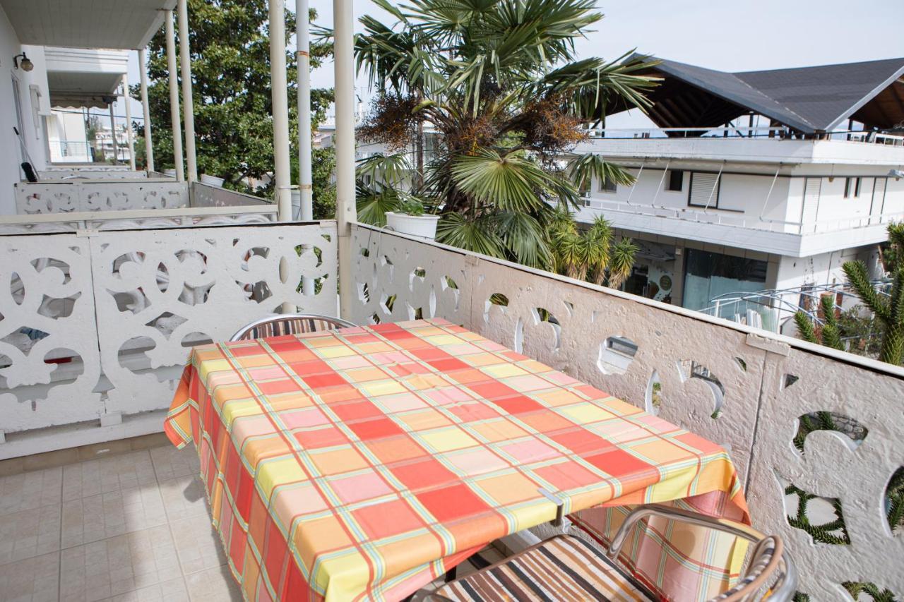 Ronzi Apartments Kamena Vourla Exterior foto