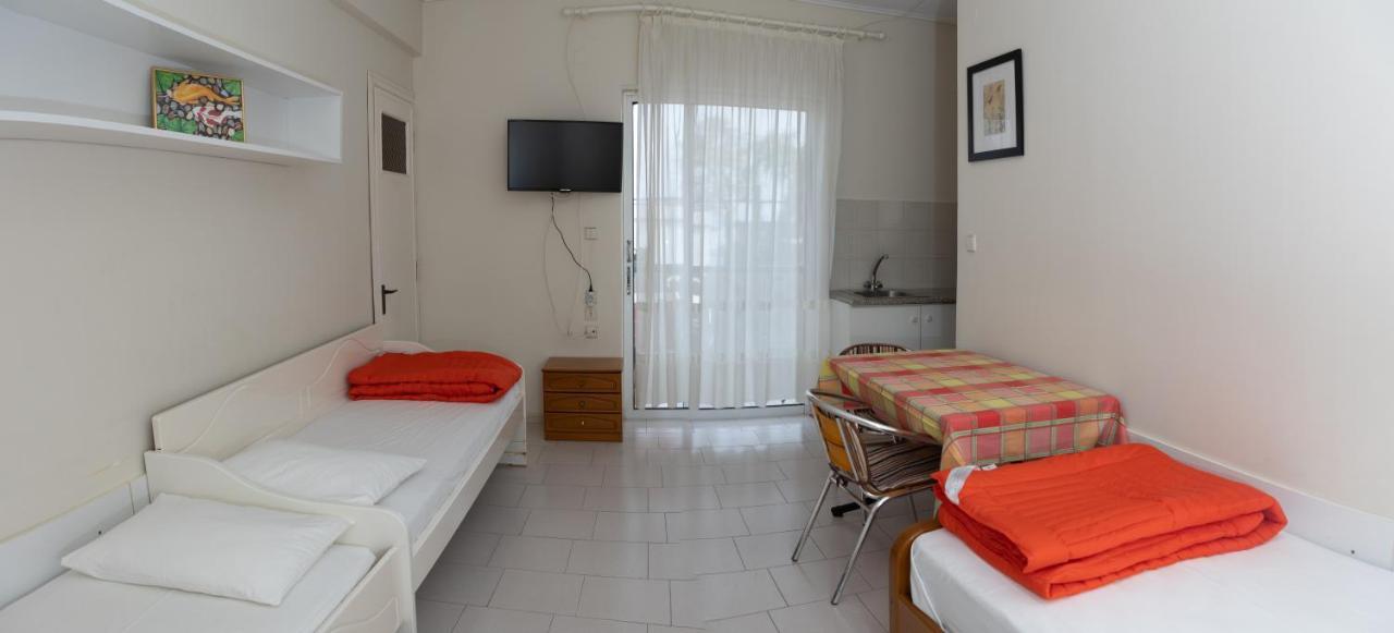 Ronzi Apartments Kamena Vourla Exterior foto