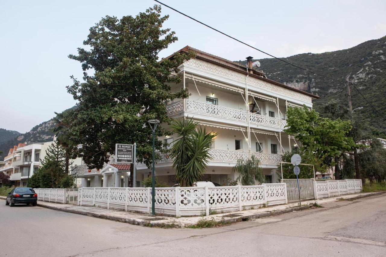 Ronzi Apartments Kamena Vourla Exterior foto